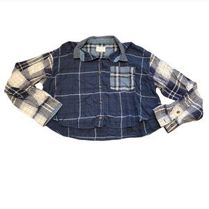 American Eagle cropped plaid top